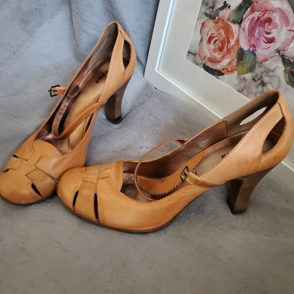 Huaraches style heels